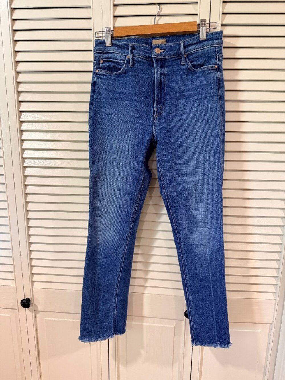 Mother Size 28 Mid Rise Dazzler Ankle Fray